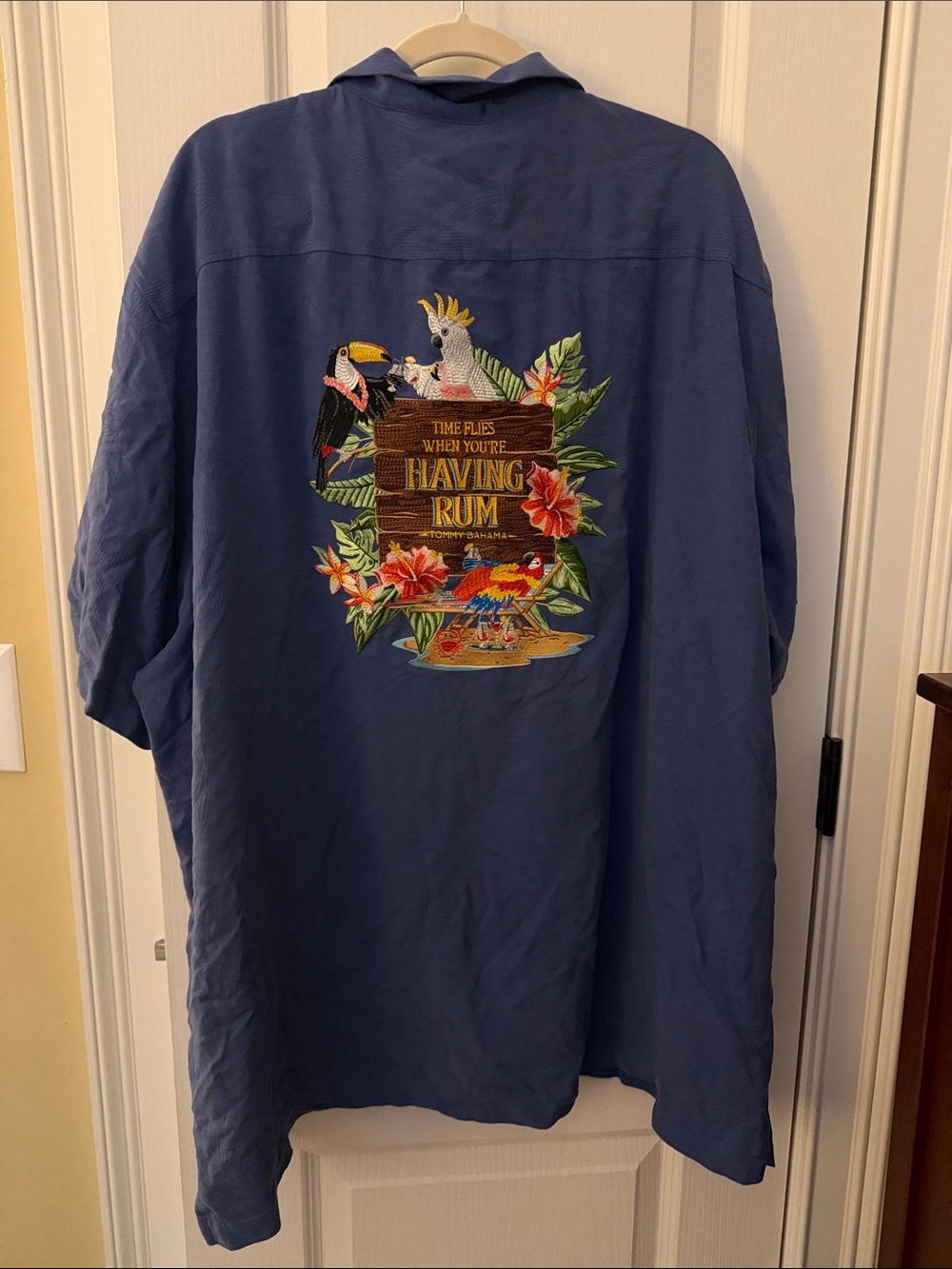 Men's Tommy Bahama Silk Short-Sleeve Embroidered back Shirt. NWT